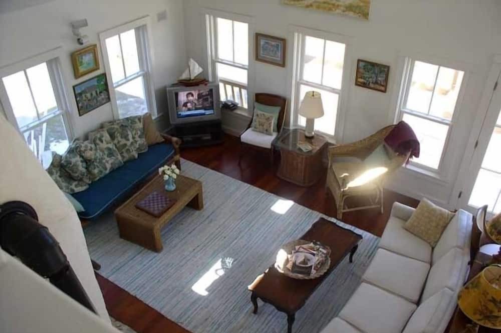 Photo of Livingroom in Aquinnah