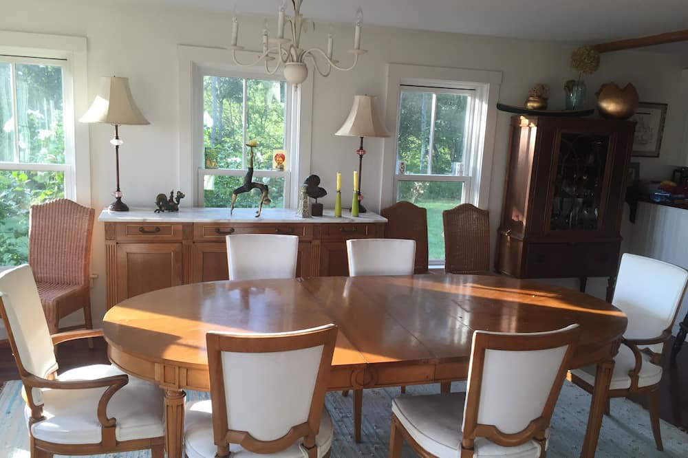 Photo of Livingroom in Aquinnah