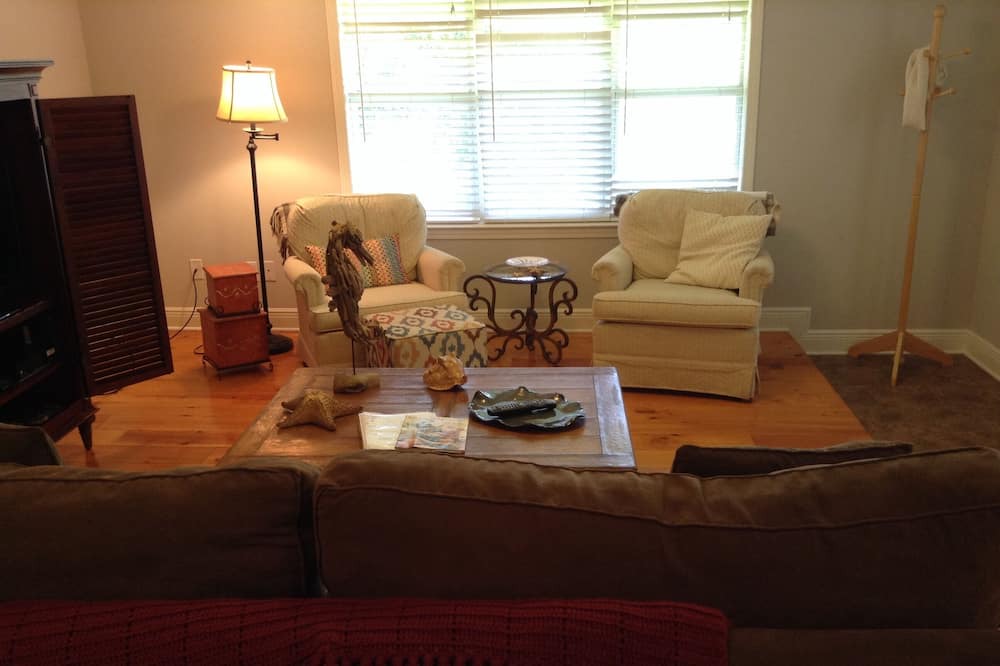 Photo of Livingroom in Waveland