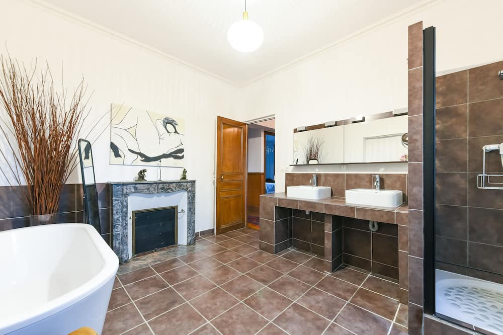 Photo of Bathroom in Champrosay