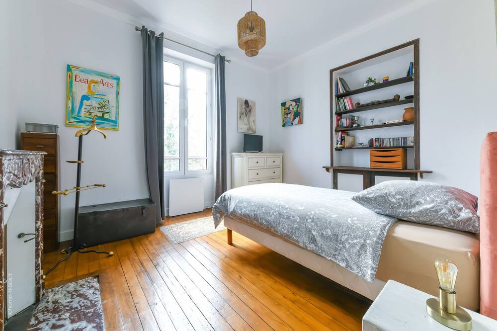 Photo of Bedroom in Champrosay