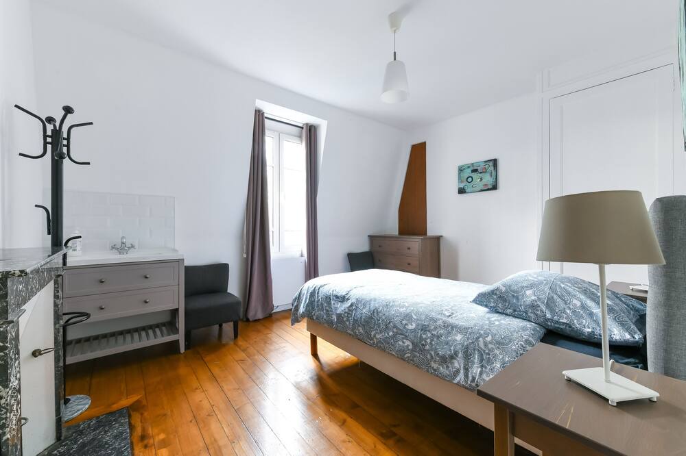 Photo of Bedroom in Champrosay