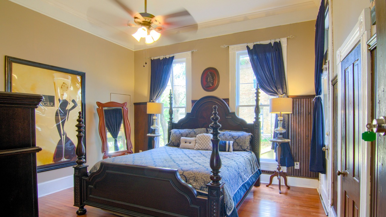 Photo of Bedroom in Central Business District