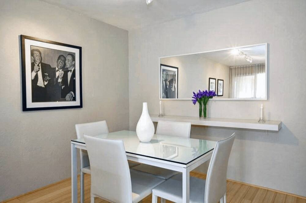 Photo of Kitchen in Racquet Club West