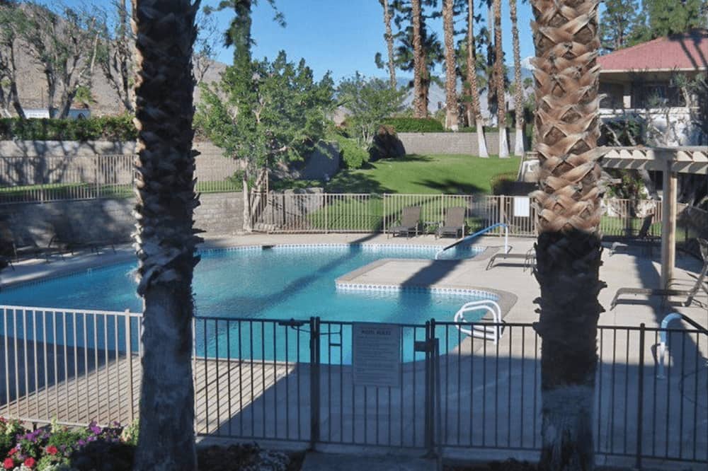 Photo of Outdoor in Racquet Club West