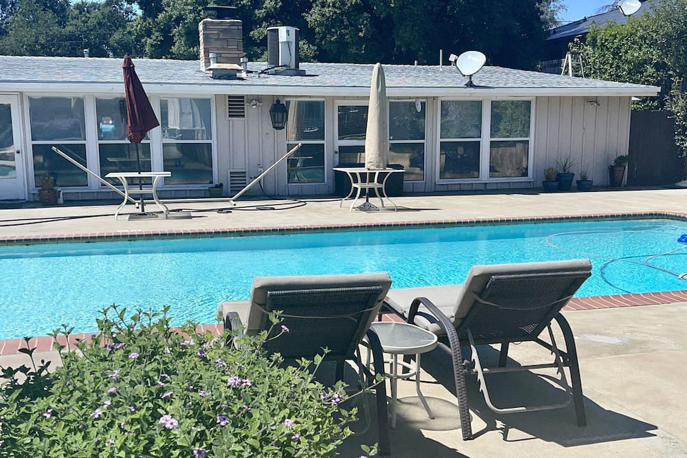 Photo of Outdoor in Altadena