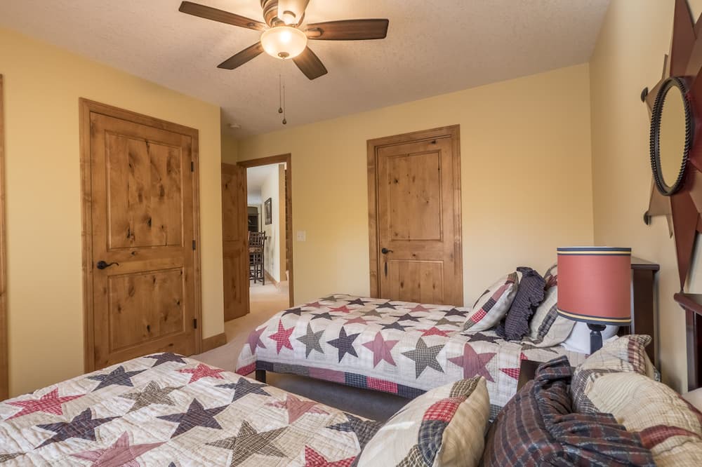 Photo of Bedroom in Embarrass