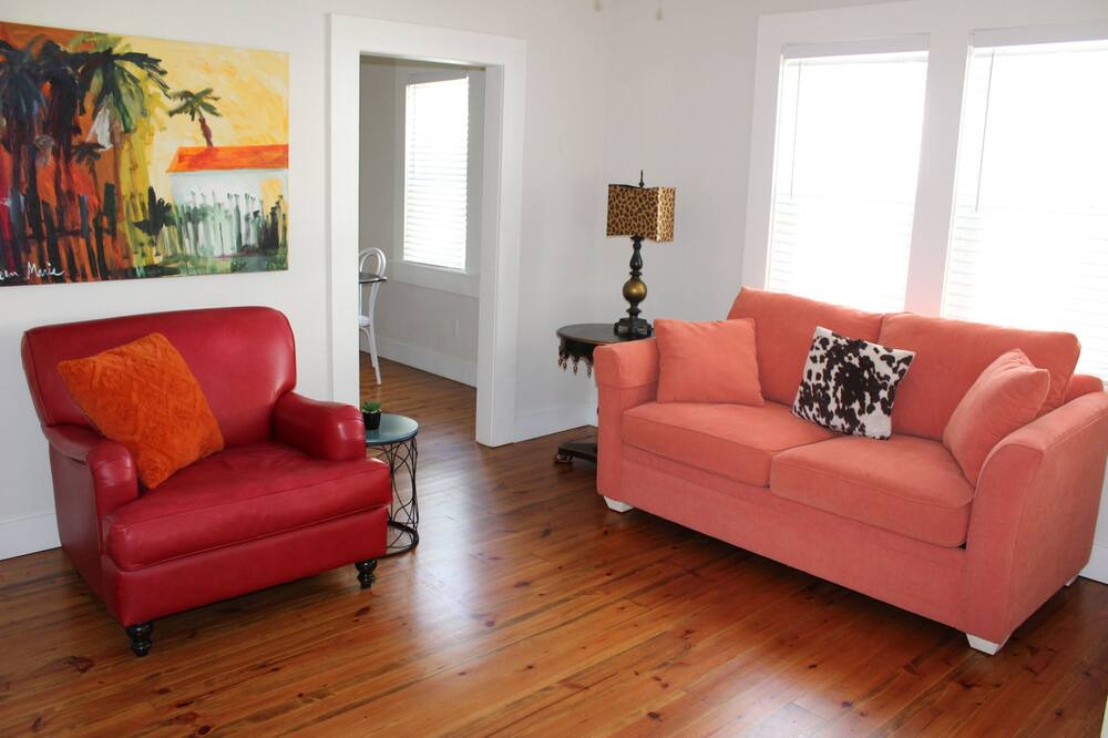 Photo of Livingroom in Biloxi
