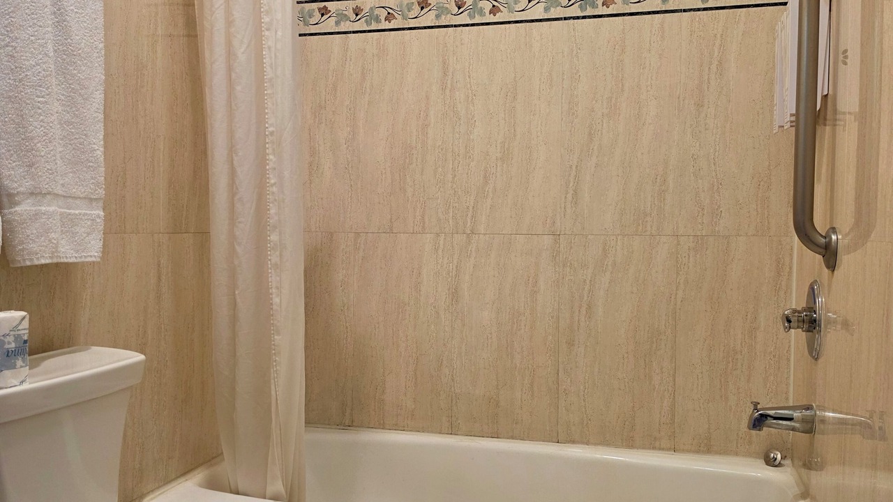 Photo of Bathroom in Castaic