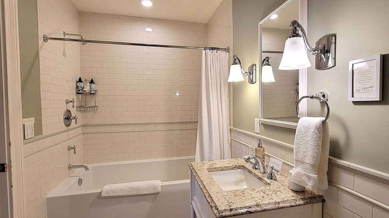 Photo of Bathroom in Summit - University