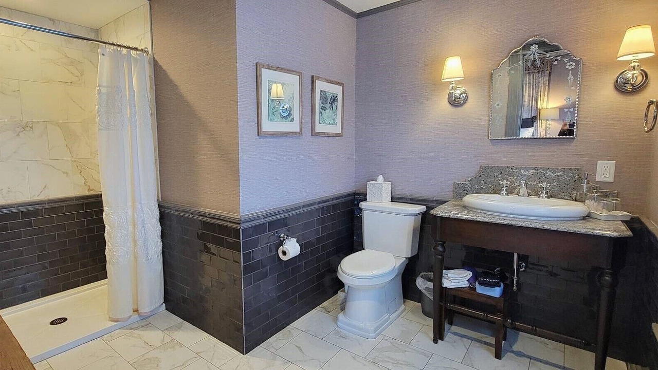 Photo of Bathroom in Summit - University