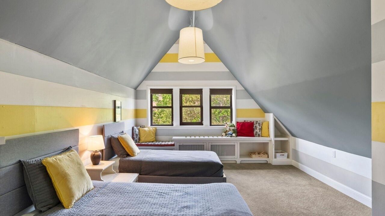 Photo of Bedroom in Summit - University