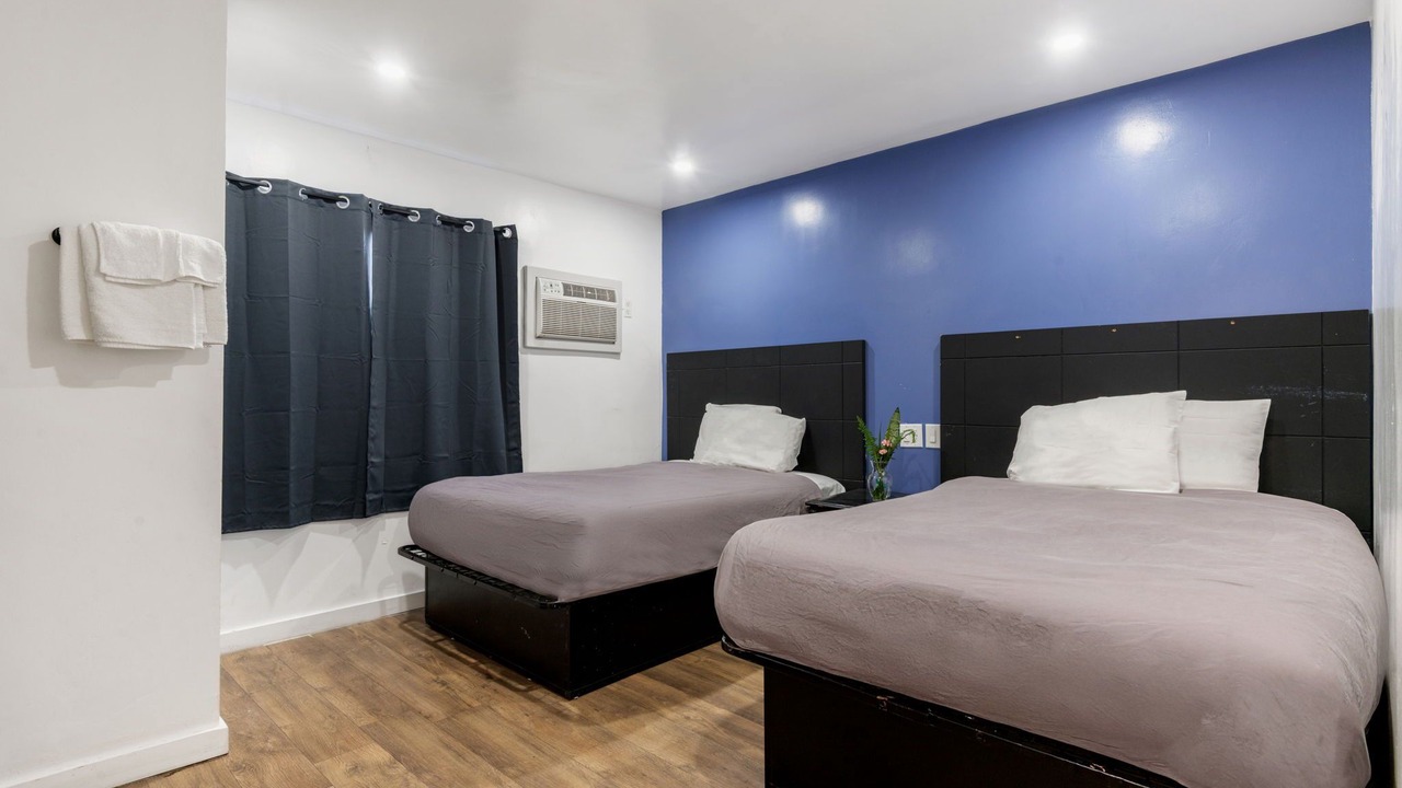 Photo of Bedroom in Inglewood
