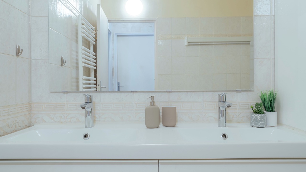 Photo of Bathroom in 15th Arrondissement