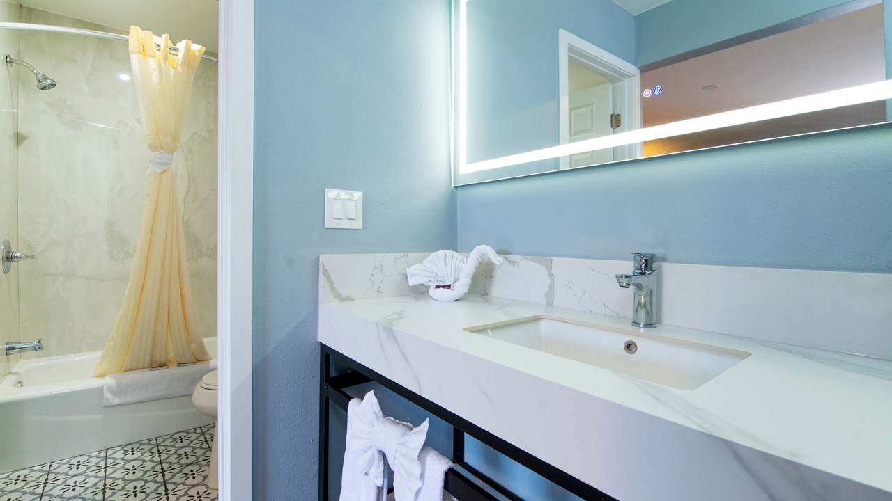 Photo of Bathroom in Paramount