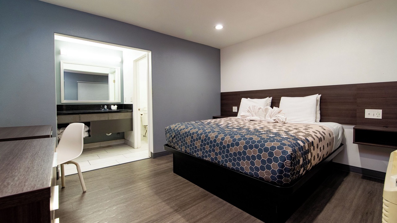 Photo of Bedroom in Paramount