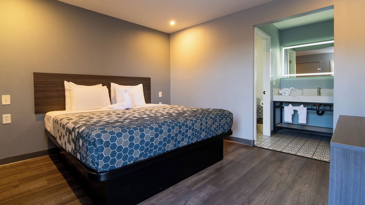 Photo of Bedroom in Paramount