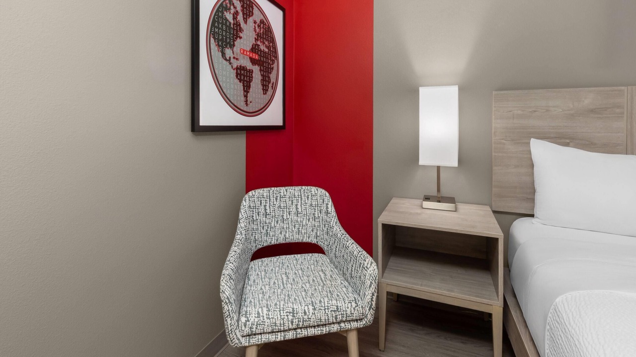 Photo of Bedroom in Kenner - Louis Armstrong International Airport