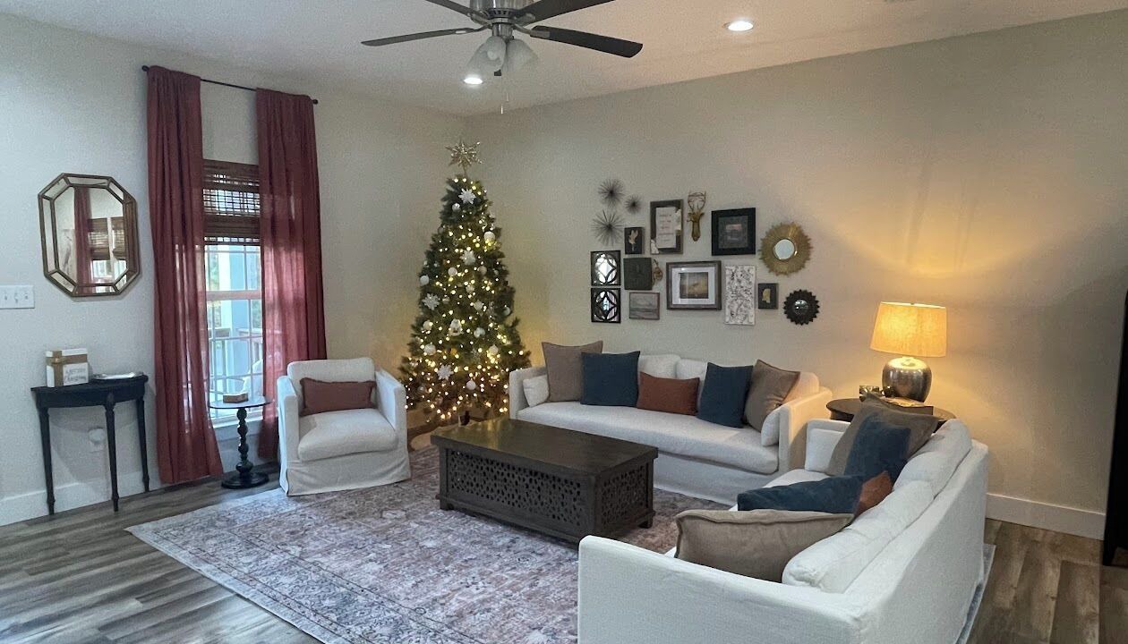 Photo of Livingroom in Ocean Springs