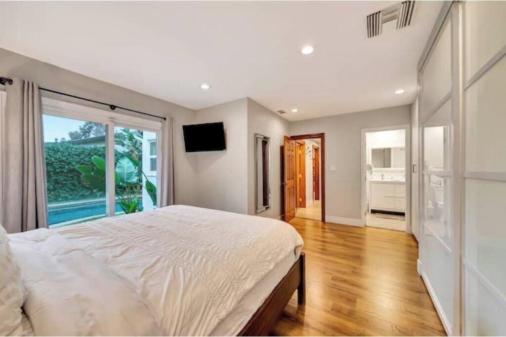 Photo of Bedroom in Woodland Hills