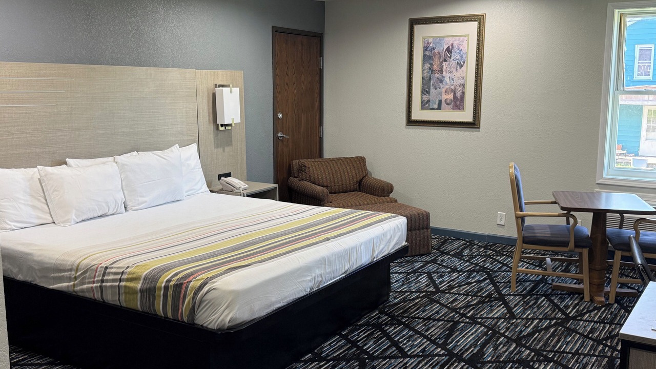 Photo of Bedroom in Albia