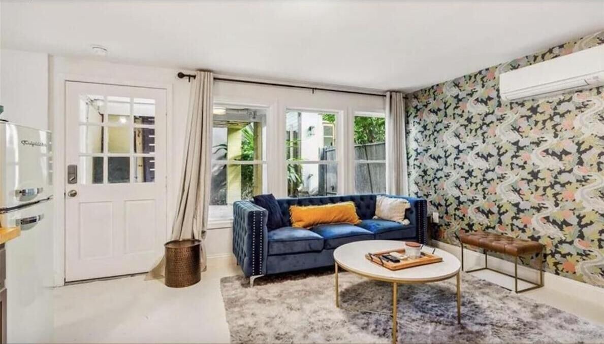 Photo of Livingroom in French Quarter