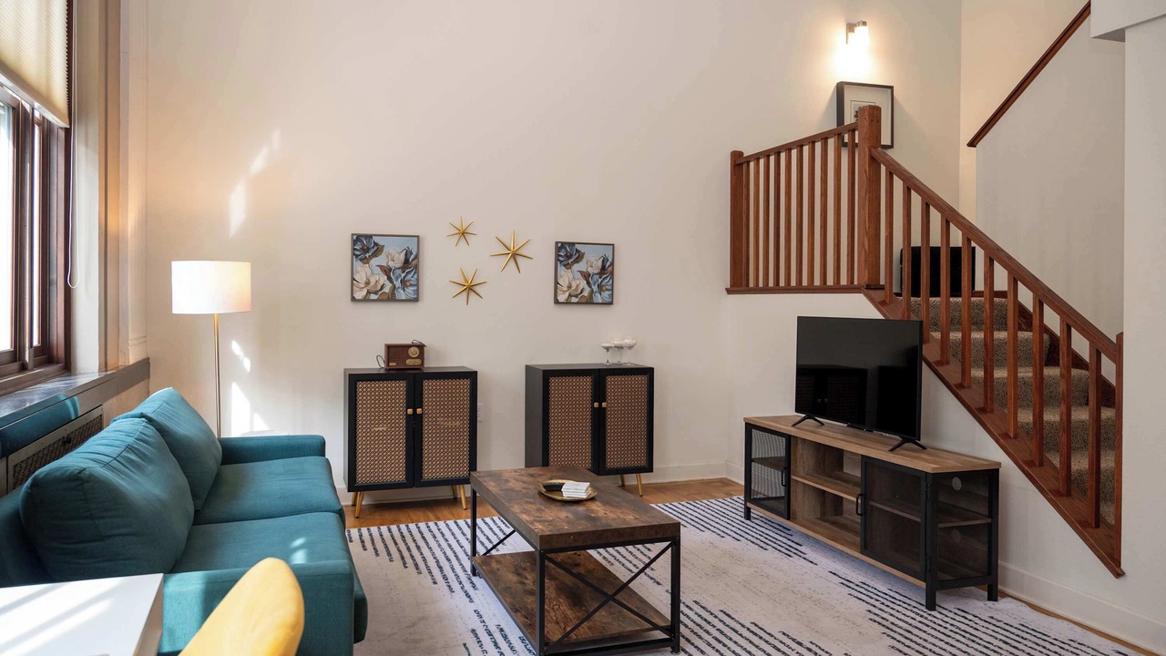 Photo of Livingroom in Downtown