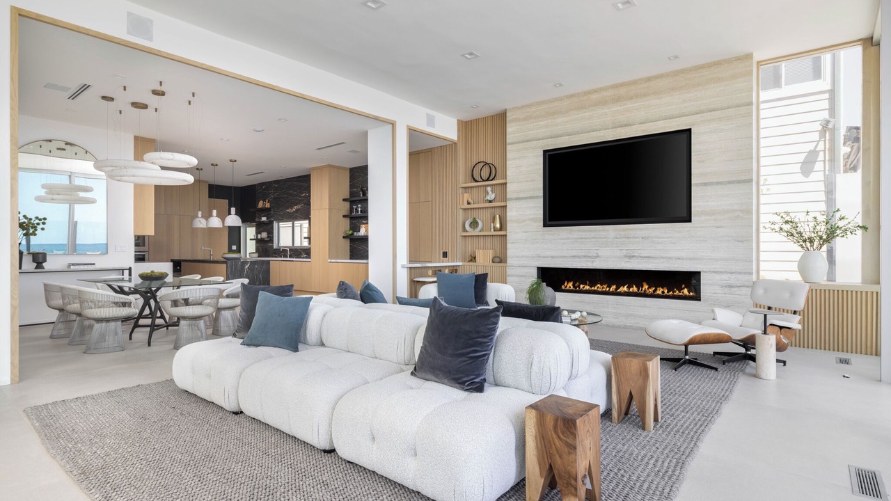 Photo of Livingroom in Western Malibu