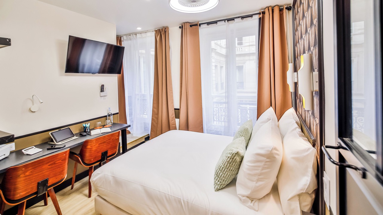 Photo of Bedroom in Quartier de la Place-Vendome