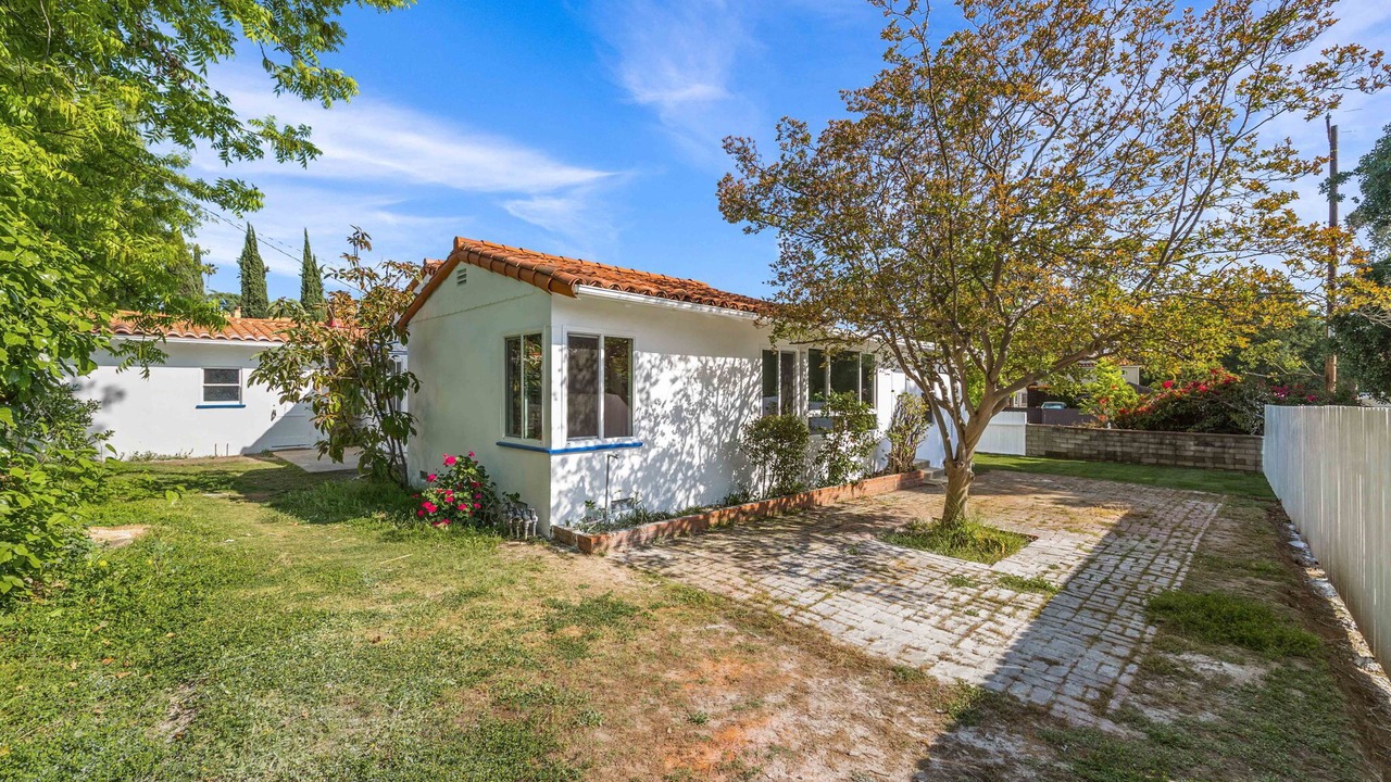 Photo of Outdoor in Altadena