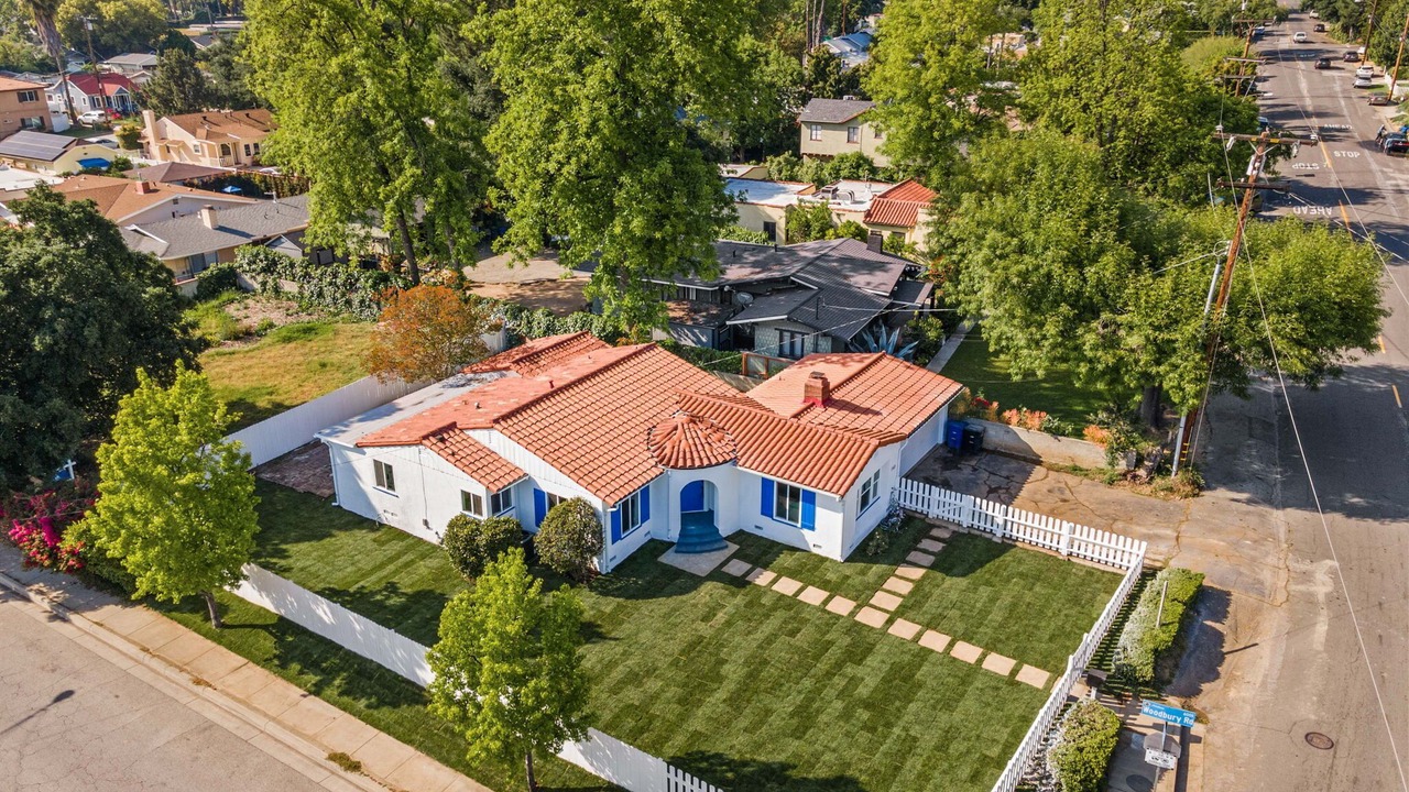 Photo of Outdoor in Altadena