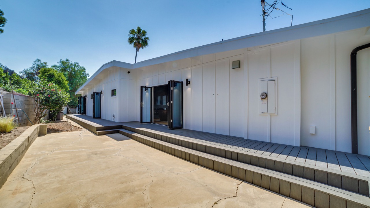 Photo of Outdoor in Woodland Hills