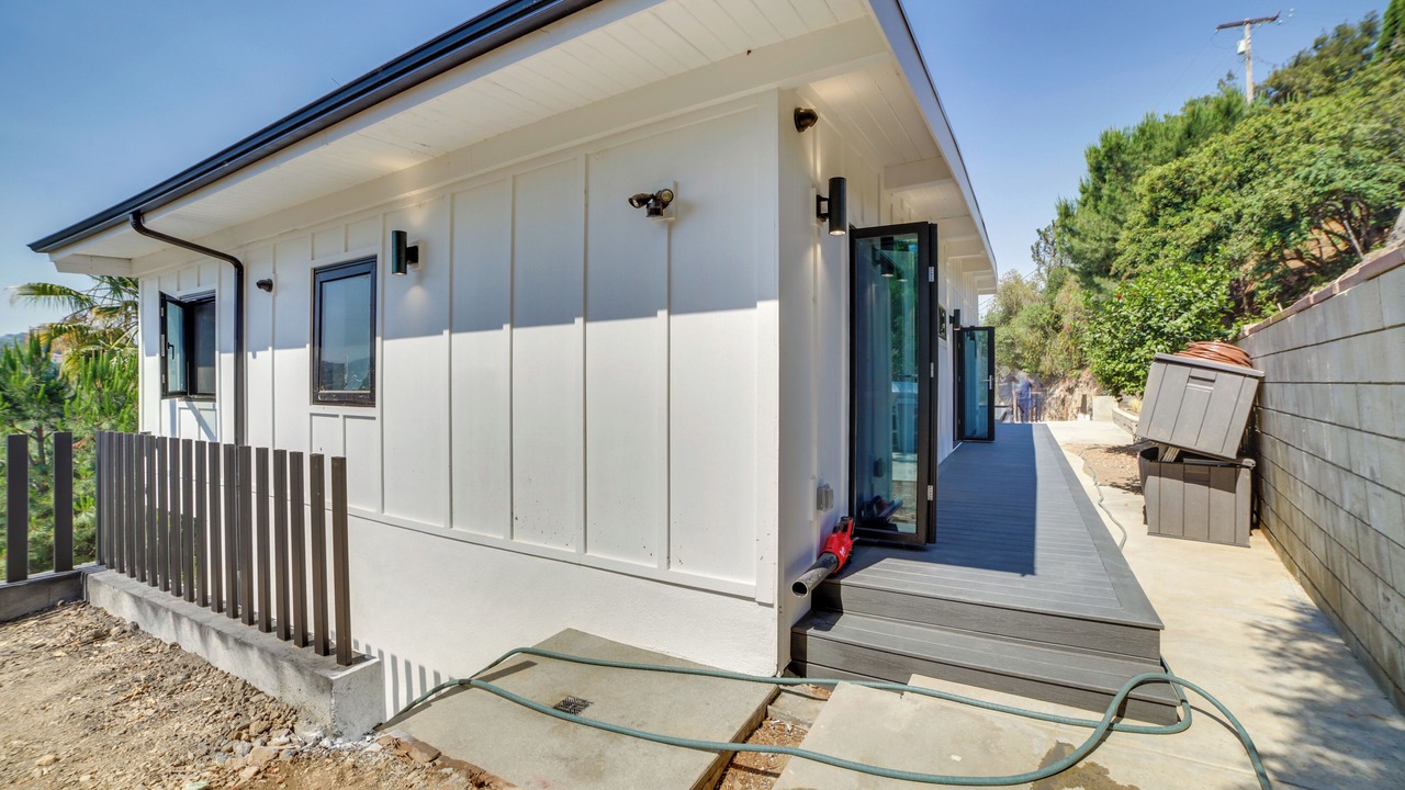 Photo of Outdoor in Woodland Hills