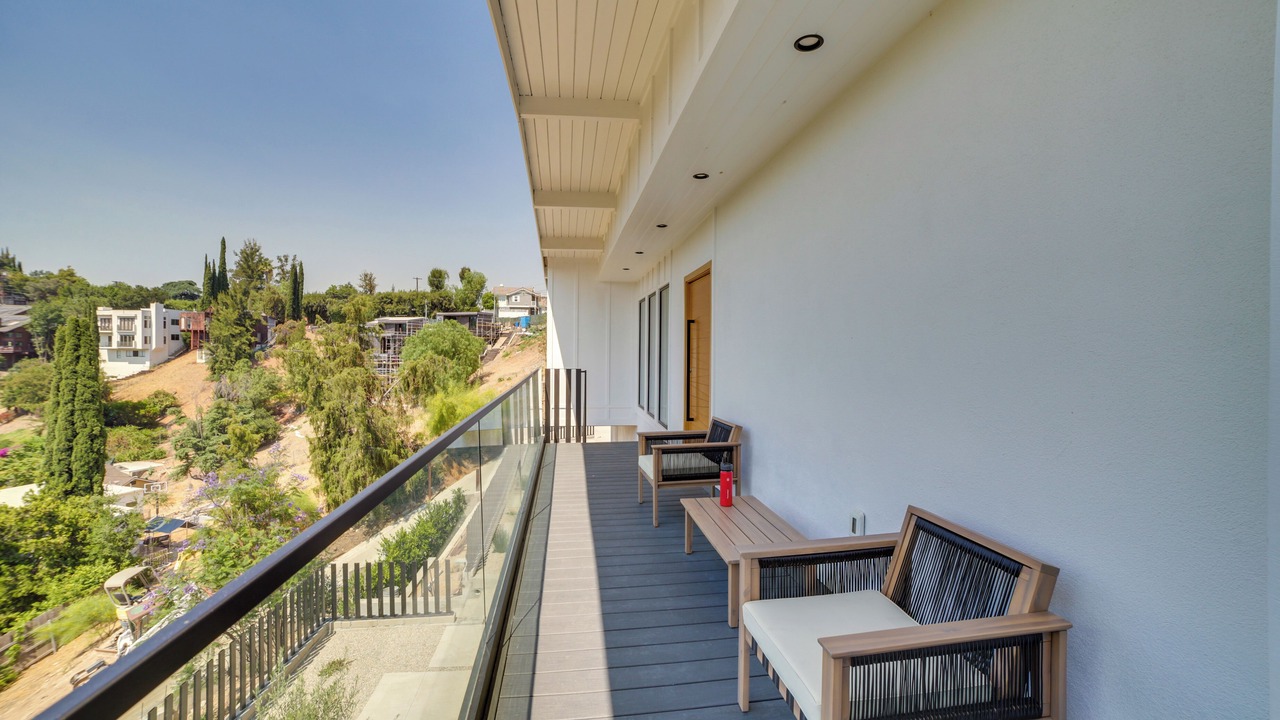 Photo of Outdoor in Woodland Hills