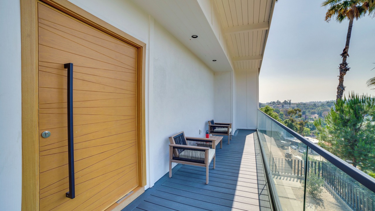 Photo of Outdoor in Woodland Hills