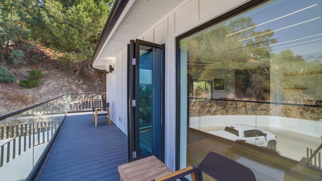 Photo of Outdoor in Woodland Hills