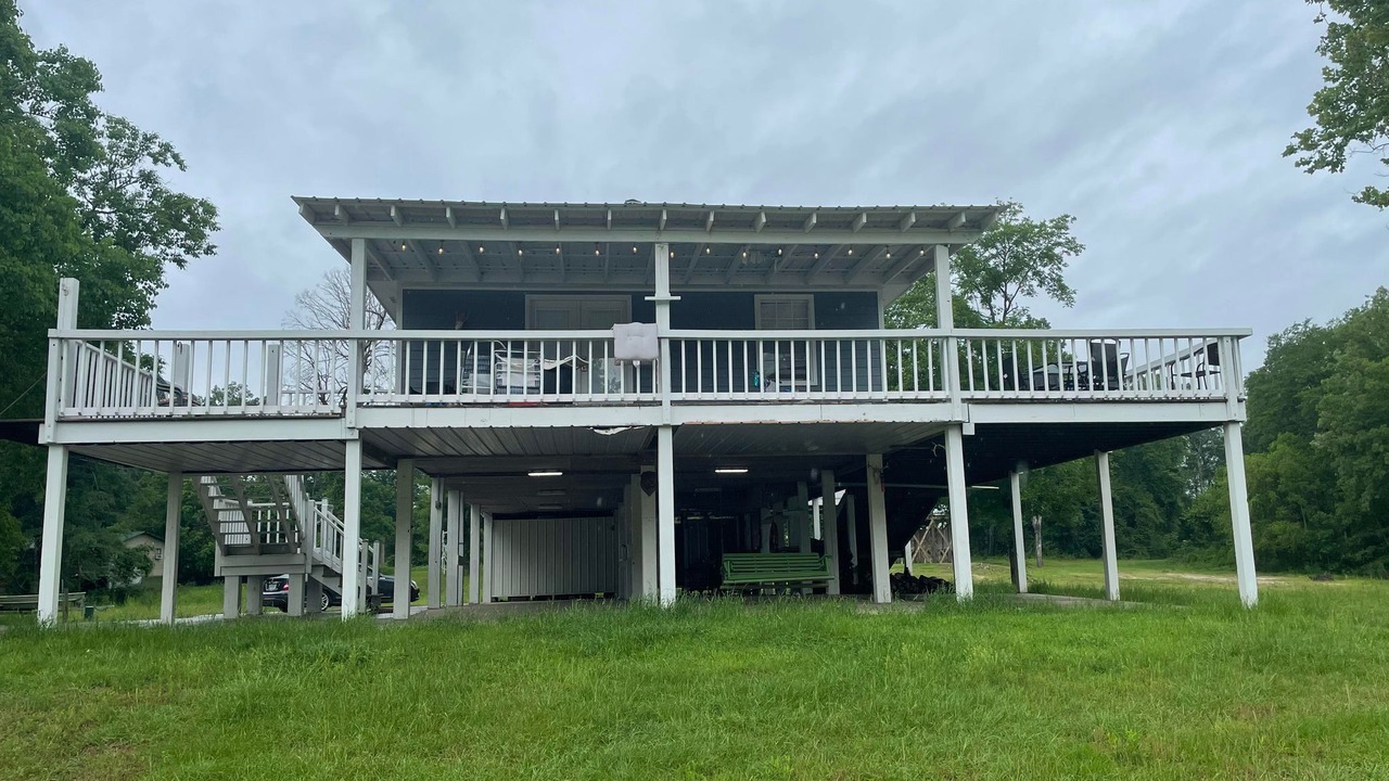 Photo of Outdoor in Petal