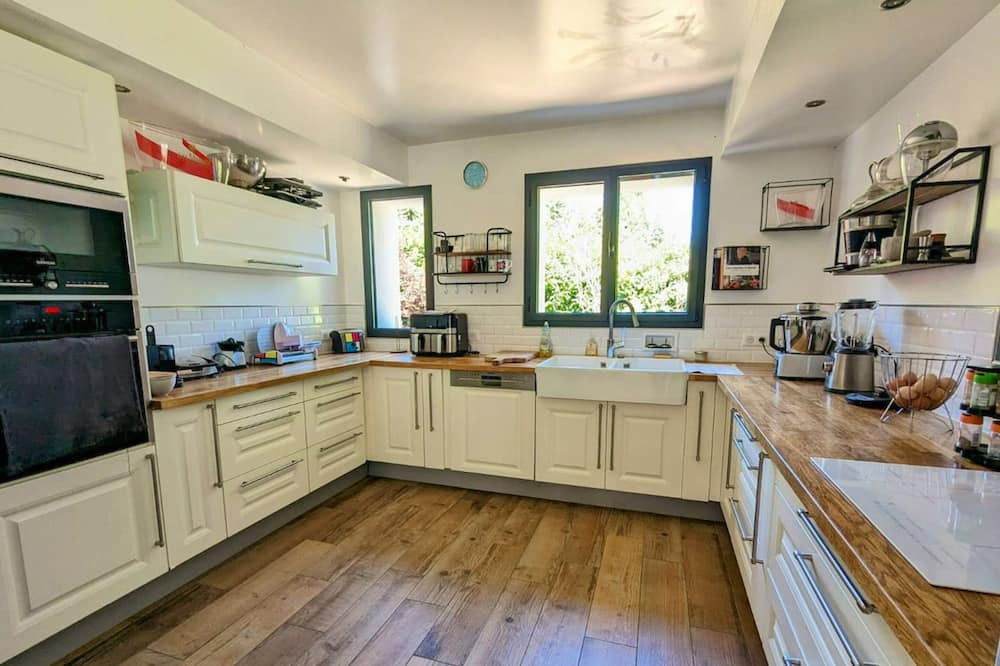 Photo of Kitchen in Parmain