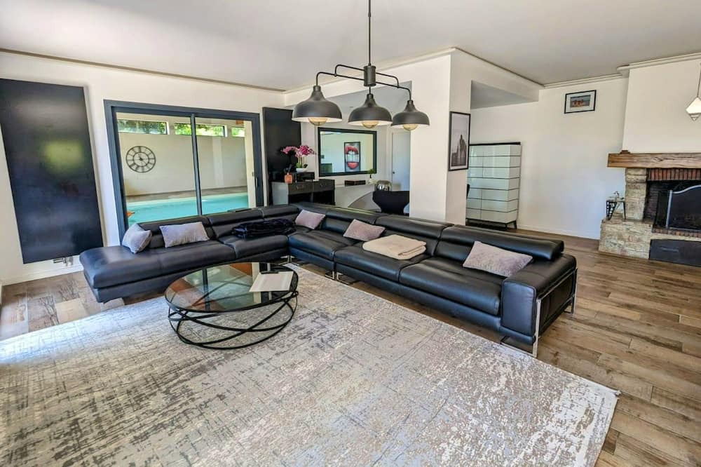 Photo of Livingroom in Parmain