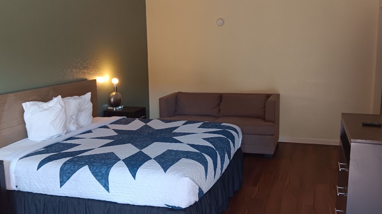 Photo of Bedroom in West Lake Forest