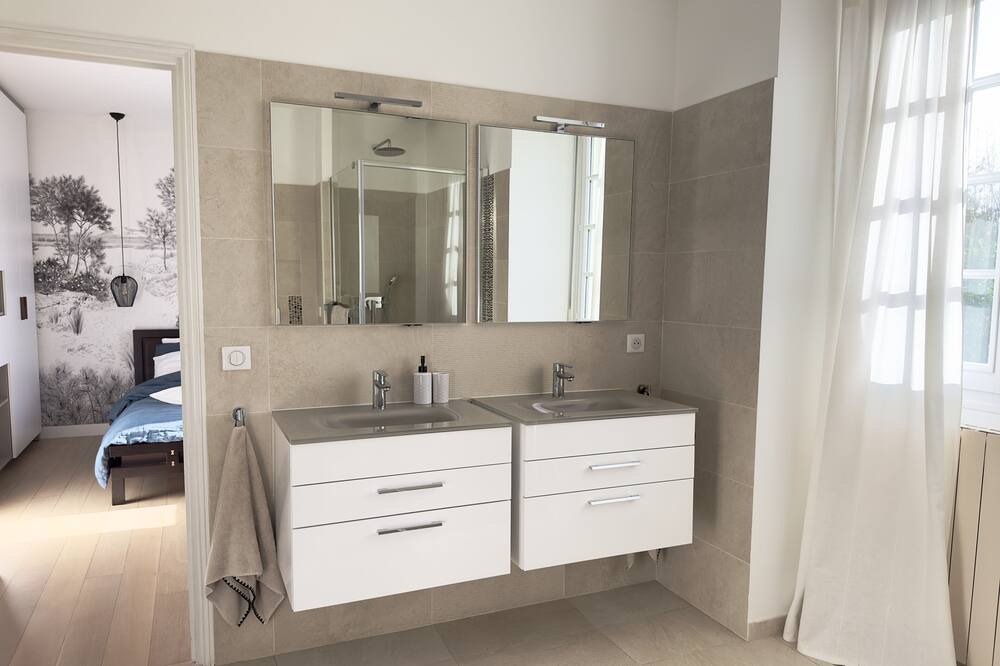 Photo of Bathroom in Maisons-Laffitte