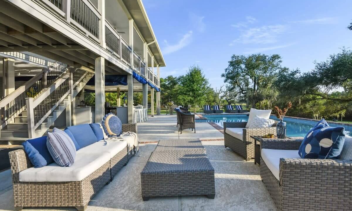 Photo of Patio Balcony in Shoreline Park