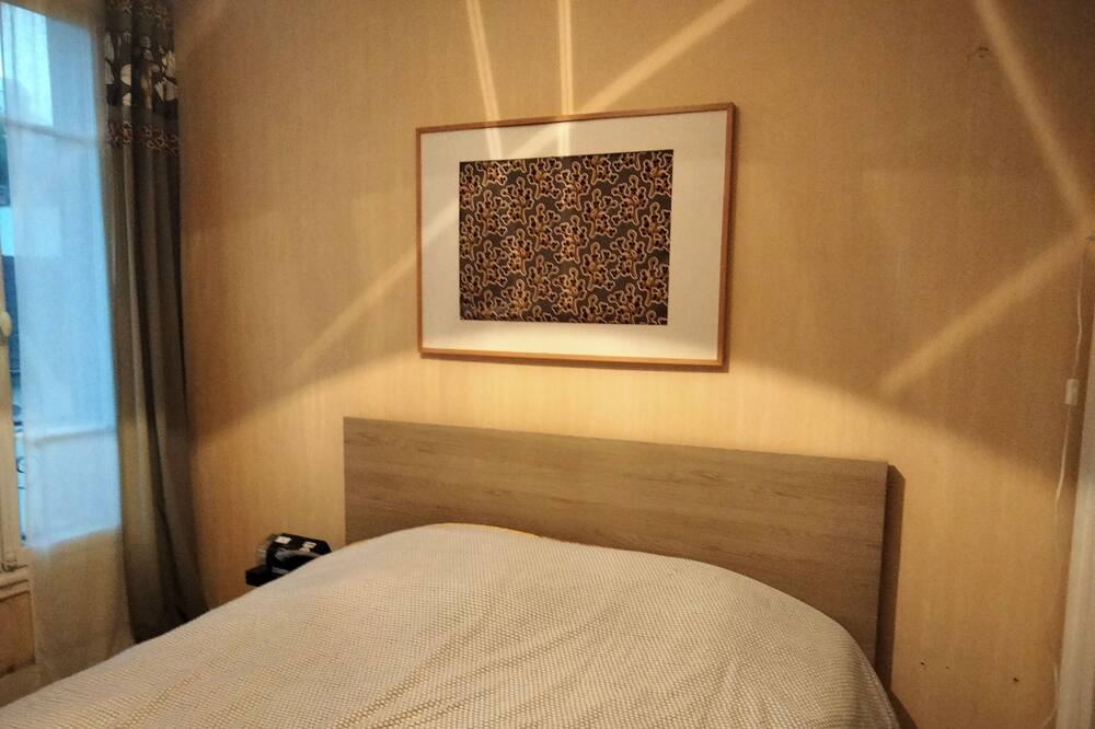 Photo of Bedroom in Vanves