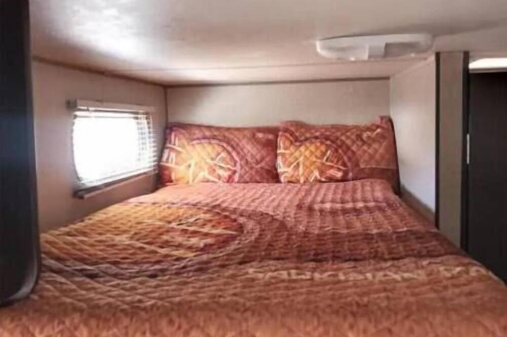 Photo of Bedroom in Newberry Springs