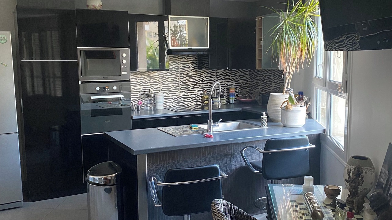 Photo of Kitchen in Centre