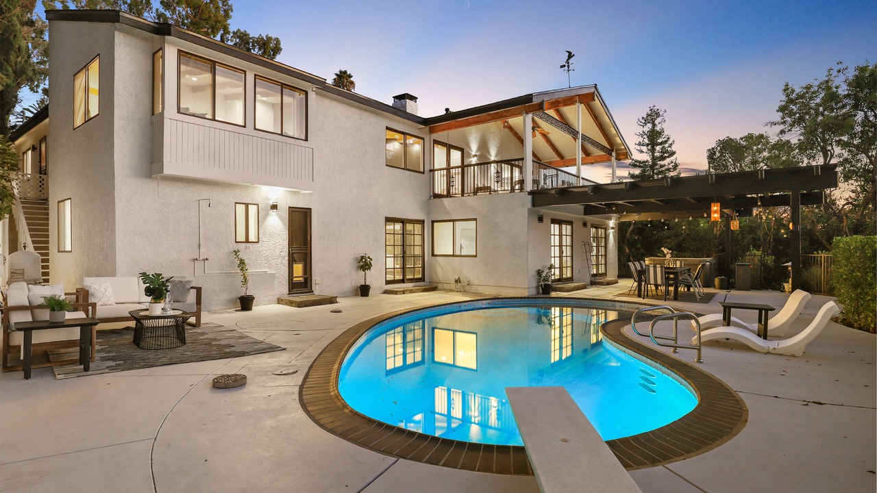 Photo of Outdoor in Woodland Hills