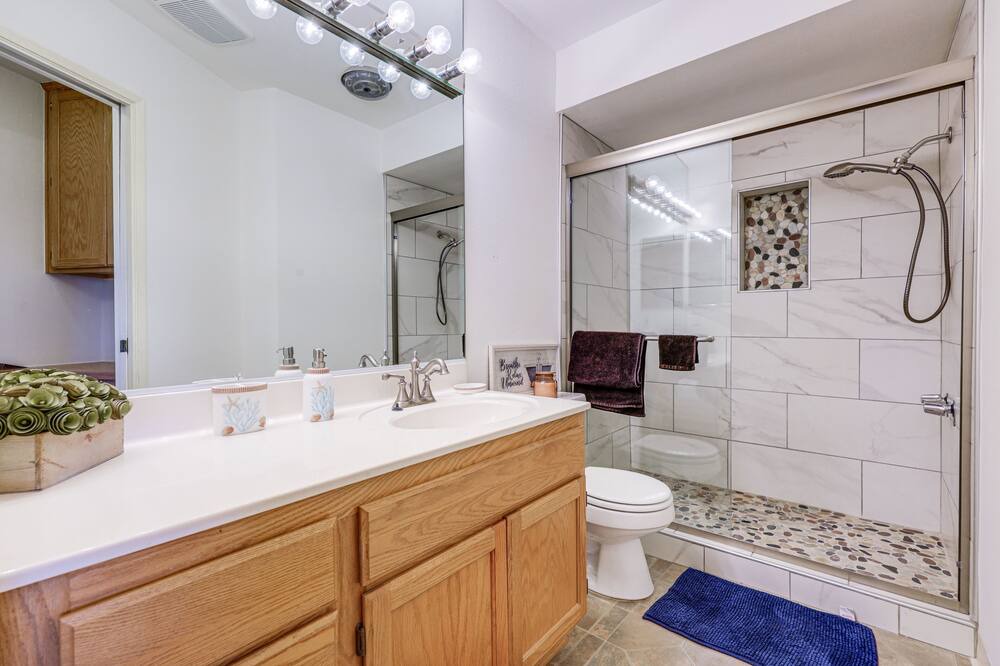 Photo of Bathroom in Hollywood