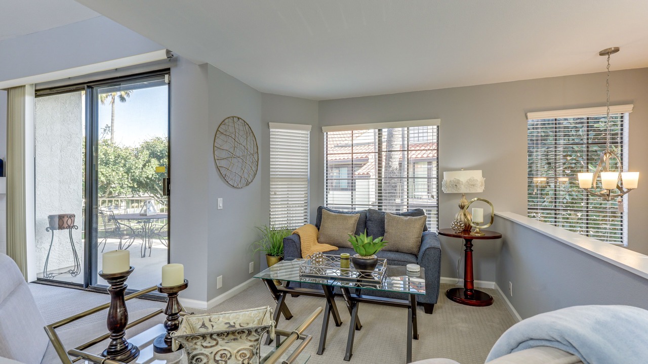 Photo of Livingroom in Oxnard Shores