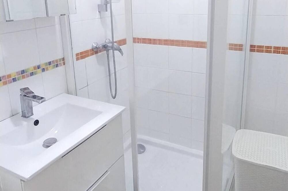 Photo of Bathroom in Le Blanc-Mesnil