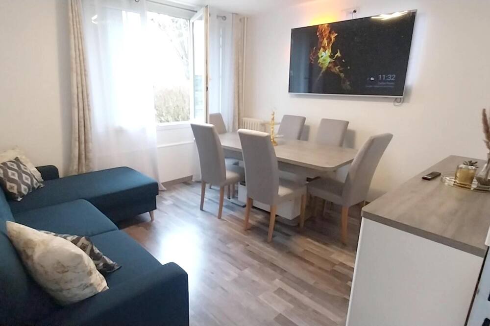 Photo of Livingroom in Le Blanc-Mesnil